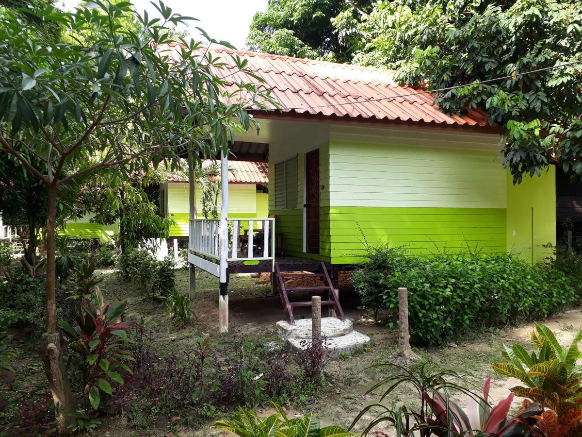 Banana Resort Koh Phayam Exterior photo