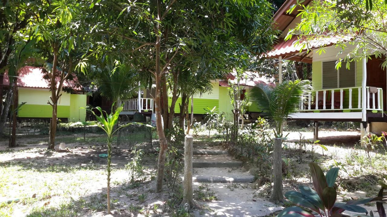 Banana Resort Koh Phayam Exterior photo